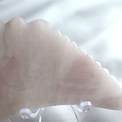 2024 Flügelform Rose Quarz Gua Sha Schablone Rosa Kristall Guasha Gesichts-Körpermassager Spa-Werkzeug für Massagetools