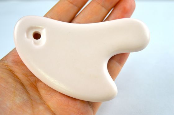 2024 Herzform Keramik Gua Sha Schablone Das perfekte Werkzeug für Körpermassage und Gesichtsverjüngung