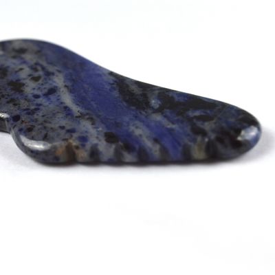 2024 Blauer Sodalit Stein Gua Sha Schaben Masseur Komfortables Massagetool für Gesichtsfalter und Hautschönheit