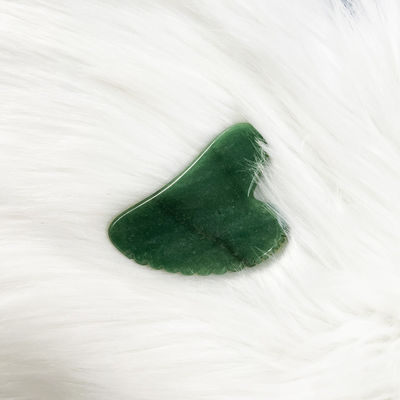 Gesichtsschrauben Hautlifting mit grünem Aventurin Gua Sha und Herz-Form Design
