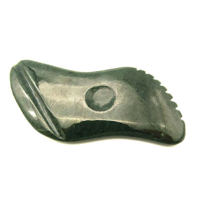 Natürlicher dunkelgrüner Nephrit Jade Gua Sha Körpermassagetools Traditionelles Schaben für den gesamten Körper 11,8cm*6cm*0,9cm