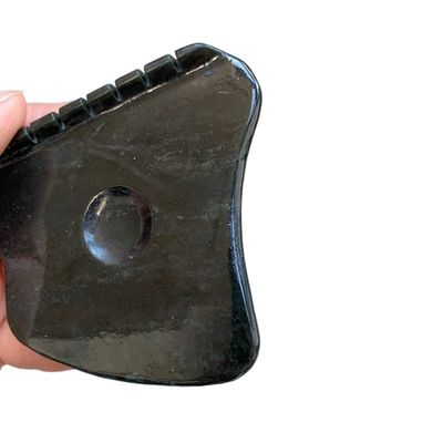 Gesichtssculpting Dunkelgrün Nephrit Jade Gua Sha Steine mit Ridge Zähne und Daumen Schleifen 2021 beliebt