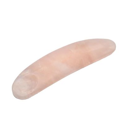 Reduzieren Sie Schwellungen mit geschwungenem kosmetischen Spatula und Mini Rose Quarz Augencreme Applikator auf Gesicht Gua Sha Massage Stick