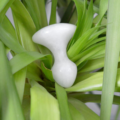 Logo maßgeschneiderte Weiße Jade Gua Sha Massagetool für Gesicht und Nacken Schmerzlinderung Massagestein