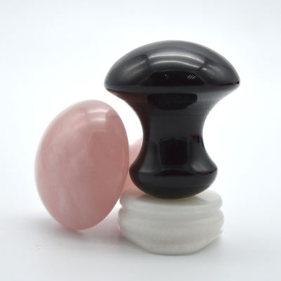 Natürlicher Edelstein Massagekit 35*40mm Handgefertigter Rosenquarz und Schwarzer Obsidian Pilz geformte Steine zur Heilung