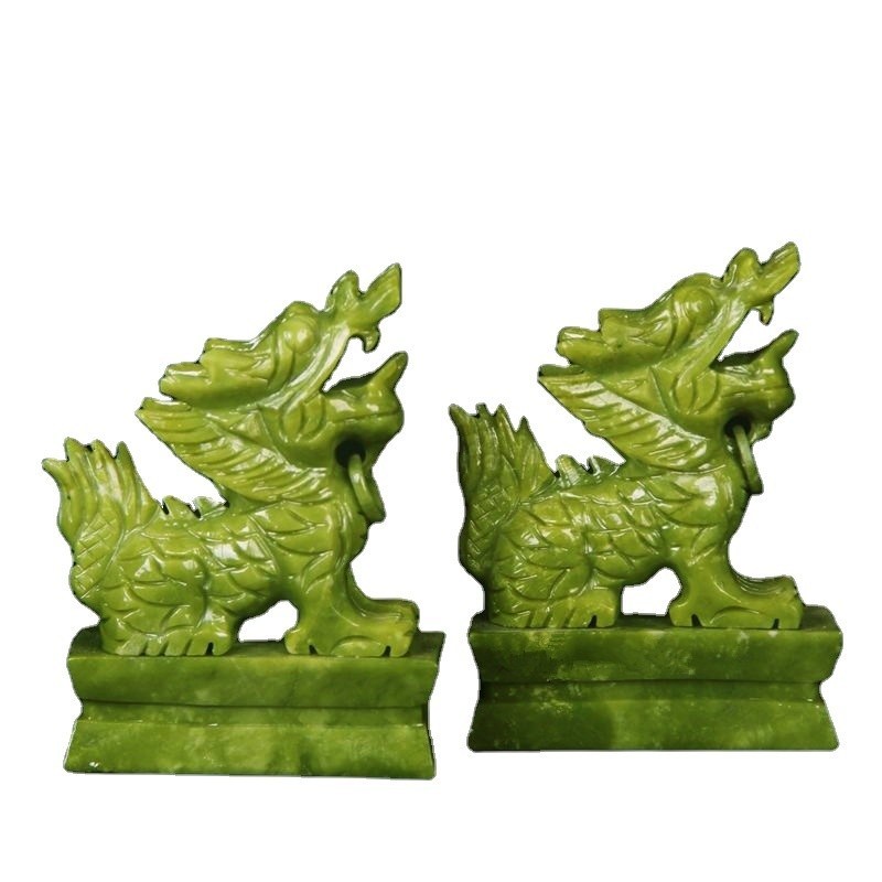 Grüner Edelstein Feng Shui Gravur Figur Tier geschnitzt Chinesisches Jahr Jade Pixiu Statue für Fengshui Paar von Dekoration