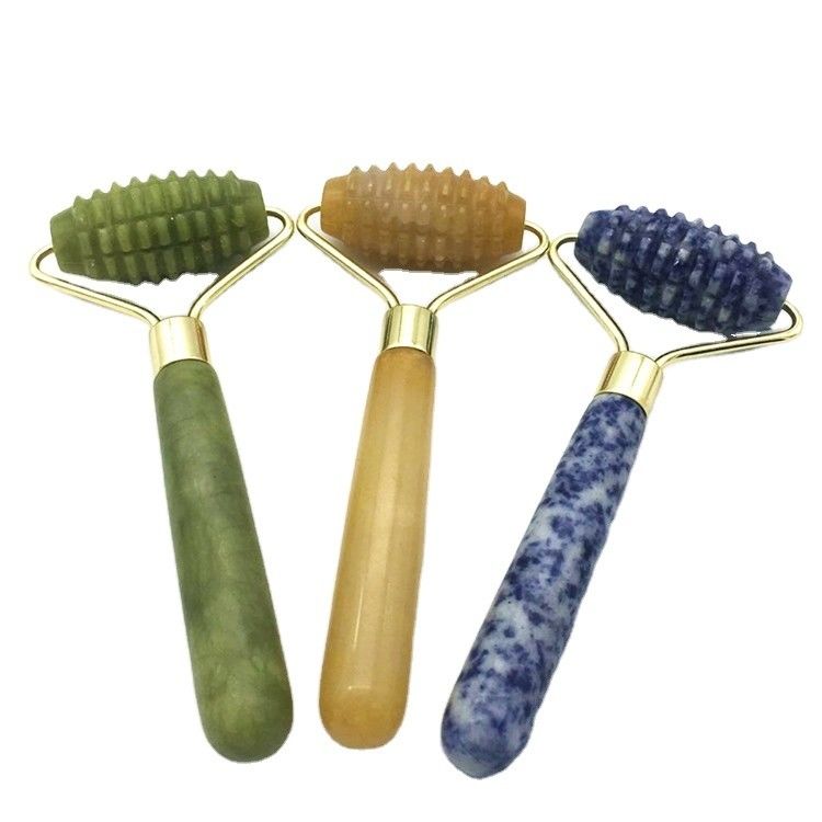 Grüner Naturstein mit Spitzen Jade Guasha Rollen für Gesichtsmassage Personalisierte Schönheit Personalisierte Massage Verpackung